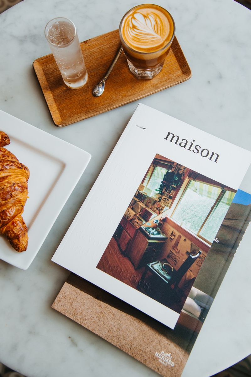 Photo par NMG Network white and brown book on white table